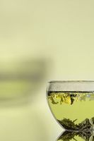 Grüner Tee: kann Down-Syndrom abschwächen. Bild: pixelio.de, Michael Grabscheit