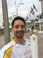 Matyas Szabo - Stolzer Fackelträger bei den Olympischen Spielen in Rio. Bild:  "obs/Hochschule Fresenius für Wirtschaft und Medien GmbH/Matyas Szabo"