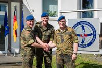 (von links) Generalarzt Dr. Rolf von Uslar, Generalarzt Dr. Jürgen Meyer und Oberstarzt Dr. Thorsten Schütz  (2025) Bild: Bundeswehr/Helmut von Scheven Fotograf: Helmut von Scheven