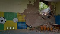 Symbolbild: Zerstörte Turnhalle in einer Schule von Nikolajew, 27. Juni 2022 Bild: Pierre Crom/Getty Images / Gettyimages.ru / RT