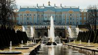 "Russland hat einzigartige Orte": Reisebranche zum Start der Sommersaison (Immer einen Besuch wert ist das Versailles des Nordens: Der Petershof bei Sankt Petersburg. 23ster April 2022)
