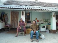 Mitglieder einer Bajeschi-Familie in der südungarischen Gemeinde Alsószentmárton.
Quelle: Foto: Kahl/Nechiti (idw)