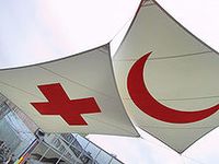 Die Internationale Rotkreuz- und Rothalbmond-Bewegung umfasst das Internationale Komitee vom Roten Kreuz (IKRK). Das Bild zeigt die namensgebenden Symbole der Bewegung – das Rote Kreuz und der Rote Halbmond. Bild: w:User:Julius.kusuma / de.wikipedia.org