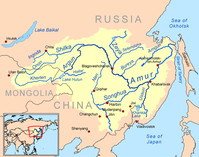 Amur mit Quellflüssen und Einzugsgebiet (gelb)