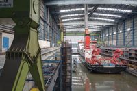 Blick in die Dockhalle 1 mit dem in Bau befindlichen Forschungsschiff Sonne in der Meyer Werft (Symbolbild)