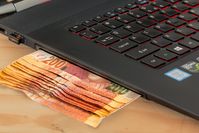 Laptop, Geld, Online Spiel