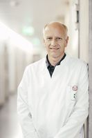 Der Essener Chefvirologe Professor Ulf Dittmer (2022) Bild: DUP UNTERNEHMER-Magazin Fotograf: Universitätsmedizin Essen