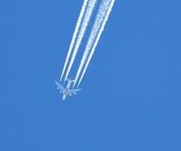 Flug: auch bei Instagram nicht kostenlos. Bild: pixelio.de, Wolfgang Dirscherl