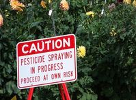 Vorsicht: Pestizide gefährden die Gesundheit. Bild: flickr.com/jetsandzeppelins