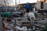 Der Hof eines Hauses im Petrowski-Bezirk von Donezk, das am 9. Januar 2023 bei einem Beschuss getroffen wurde. Bild: WALERI MELNIKOW / Sputnik
