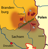 Lausitzer Revier mit Kraftwerken und Braunkohleabbaugebieten, bis 1990 erstreckte es sich auch weiter südlich bis zum Dreiländereck mit Polen und Tschechien