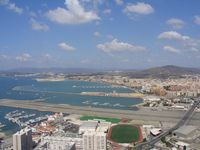 Gibraltar im Vordergrund und das spanische Festland