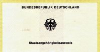 Der offizielle Staatsangehörigkeitsausweis der Bundesrepublik Deutschland, auch "Gelber Schein" genannt. Alleine wer solch ein offizielles Dokument will, wird heute als "Reichsbürger" von Medien und Politik beschimpft.