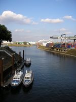 Duisburger Hafen: Einfahrt vom Vinckekanal in den Süd- und ehemaligen Nordhafen