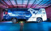 Elektro-Bus: wird über Ladeplatte mit Strom versorgt. Bild: usu.edu