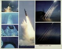 Eine Trident I vom Start bis zum Wiedereintritt der jeweils acht Mehrfachsprengköpfe von zwei Raketen (Symbolbild)