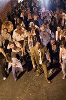 Statisten eines Zombie-Films während des Drehs von Meat Market 3. Bild: Joel Friesen