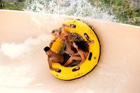 Zum fünften Mal in Folge wurde der Siam Park aufgrund der positiven Bewertungen der Besucher mit der Auszeichnung "Travellers Choice Award" zum besten Wasserpark der Welt gekürt. Bild: "obs/Loro Parque/Siam Park"