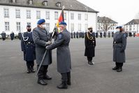 Am 12. Januar 2022 hat Generalarzt Dr. Jens Diehm die Leitung des BundeswehrZentralkrankenhauses Koblenz von Frau Generalarzt Dr. Almut Nolte übernommen. Bild: Bundeswehr/Michael Laymann Fotograf: Michael Laymann