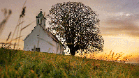Kirche im Abendlicht (Symbolbild)