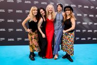 Monika Plura, Julia Novohradsky, Kya-Celina Barucki, Nhung Hong und Martina Plura  (2025) Bild: Constantin Film Fotograf: Leonhard Simon