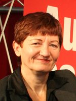 Cornelia Ernst im November 2009 auf dem 4. Landesparteitag der Linken Sachsen, Archivbild