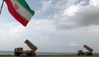 Iranische Truppen während einer militärischen Übung am Golf von Oman, nahe der Straße von Hormus.