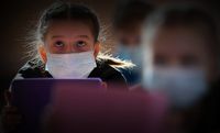Mundschutzmasken machen nachweislich krank, sind unhygienisch und WHO und Ärzte warnen davor - die Politik interessiert das nicht (Symbolbild)