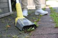 Elektrischer Unkrautvernichter Bild: TÜV SÜD AG Fotograf: Conny Kurz