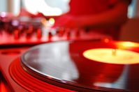 Die DJ-Kultur hat den Vinyl-Trend entscheidend beeinflusst. Bild: pixelio.de/Rafael Vogt