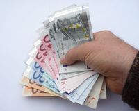 Geld: Aufregung um Bonus für Barclays-Chef. Bild: pixelio.de/Klaus-Uwe Gerhardt