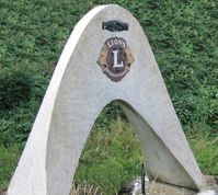 Lions Club Symbol für internationale Freundschaft und Zusammenarbeit am ehemaligen Autobahngrenzübergang Aachen-Lichtenbusch