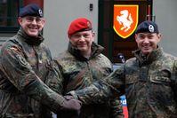 Kommandeur der Panzerbrigade 21, Brigadegeneral Marco Eggert (v.l.), Kommandeur Feldheer, Generalleutnant Harald Gante und der Kommandeur der Panzergrenadierbrigade 37, Oberst David Markus (2024) Bild: Bundeswehr Fotograf: Celine Liebner