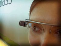 Google Glass Prototyp auf der Entwicklerkonferenz Google I/O im Juni 2012