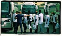 Spanien schickt afrikanische Migranten unregistriert per Fernbus des Roten Kreuzes Richtung Deutschland