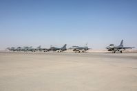 Die deutschen Eurofighter und die jordanischen F-16  Bild: Bundeswehr/ Sherifa Kästner