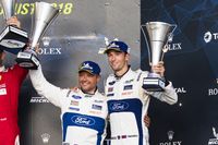 Die Briten Andy Priaulx (links) und Harry Tincknell wurden im Ford GT mit der Startnummer 67 Zweite der 6 Stunden von Silverstone und feierten ihren ersten Podestplatz der laufenden WEC-Saison.