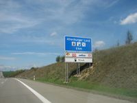 Hinweis auf eine Raststätte an einer deutschen Bundesautobahn