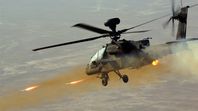 Ein Boeing AH-64 Apache Kampfhubschrauber (Symbolbild)