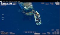 Bild: Screenshot Youtube Video: "Frontex detecs mother boat smuggling people" / Eigenes Werk