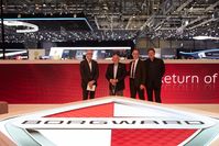 v.l.n.r. Einar J. Hareide, Chefdesigner, Borgward AG - Sir Stirling Moss - Christian Borgward, Präsident des Aufsichtsrats der Borgward AG - Karlheinz L. Knöss, Vizepräsident des Aufsichtsrats der Borgward AG. Bild: "obs/BORGWARD AG"