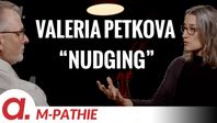 Bild: SS Video: "M-PATHIE – Zu Gast heute: Valeria Petkova “Nudging: Macht, Herrschaft und Gewalt”" (https://tube4.apolut.net/w/3gqWxnnoAPoutXuj9F8LK2) / Eigenes Werk