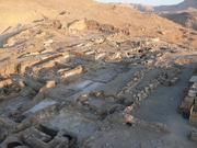 Das Kloster Deir el-Bachit auf einer Hügelkuppe in Theben-West/Luxor. DAI Kairo, LMU