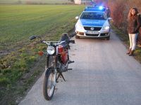 Gestelltes Moped Bild. Polizeiinspektion Hildesheim