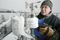 Wetterbeobachtung am Meteorologischen Observatorium Hohenpeißenberg des Deutschen Wetterdienstes. Bild: DWD