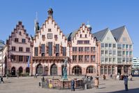 Der Römer ist Frankfurts Rathaus und ein Wahrzeichen der Stadt.