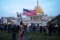 Teilnehmer der Erstürmung vor dem Kapitol in Washington
