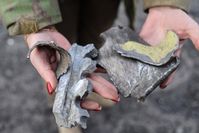 Archivbild: Fragmente explodierter HIMARS-Granaten im Donezker Stadtteil Kirowski Bild: Sergei Awerin / Sputnik