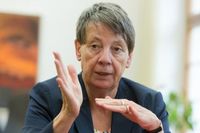 Dr. Barbara Hendricks (SPD), Bundesministerin für Umwelt, Naturschutz. / Bild: "obs/Berufsgenossenschaft der Bauwirtschaft/Marc Darchinger"