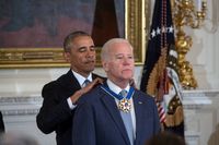 Obama verleiht Joe Biden die Presidential Medal of Freedom (2017), Archivbild